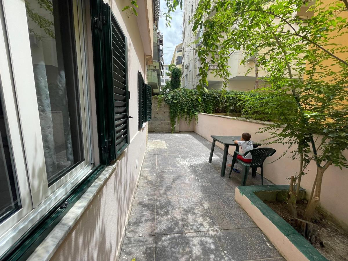 Rea Beach House Durrës Esterno foto