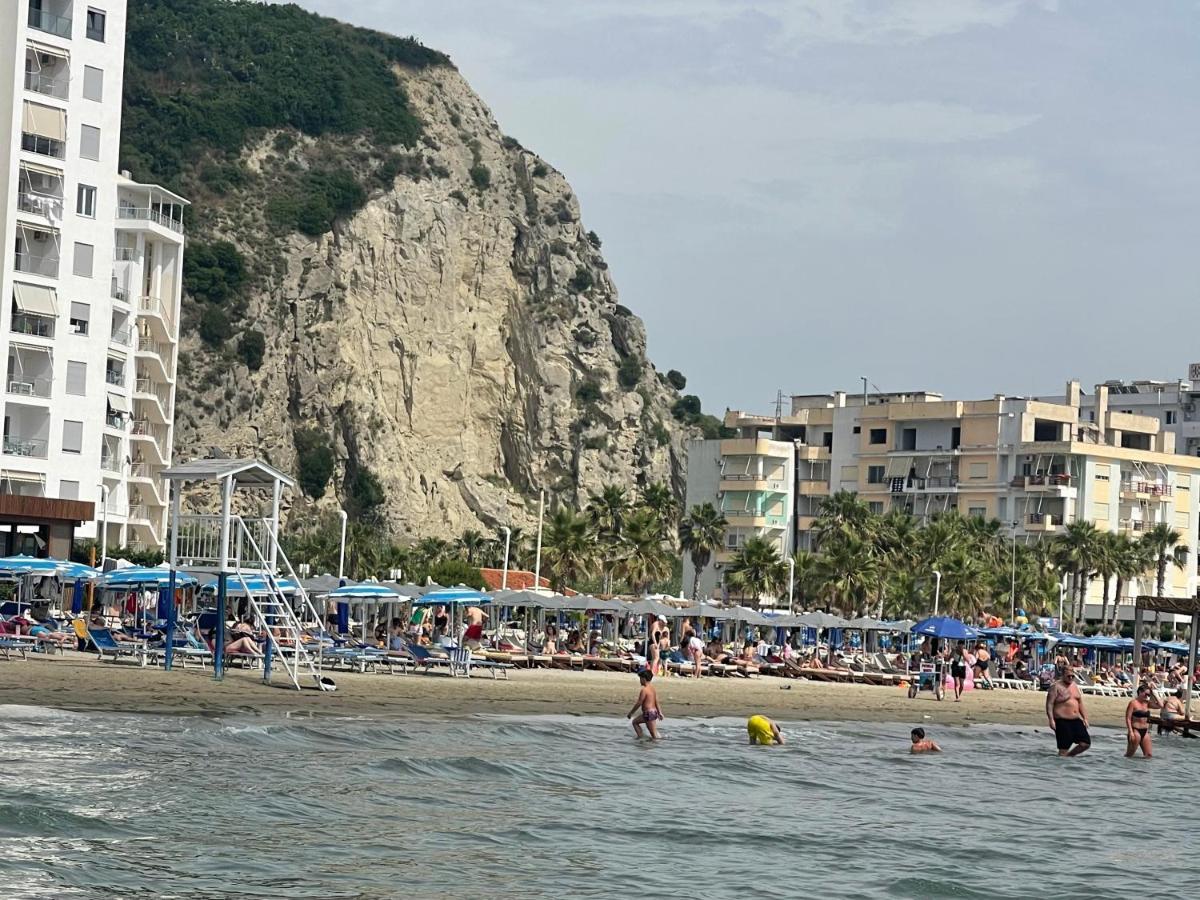 Rea Beach House Durrës Esterno foto
